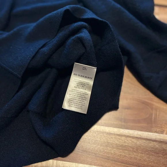 Burberry Sweater - Picture 2 of 9